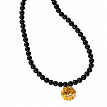 Load image into Gallery viewer, Calandiva Necklace with Onyx or Mother-of-Pearl
